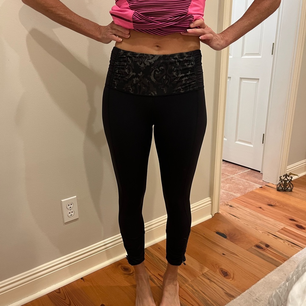 Lululemon size 6 capri leggings